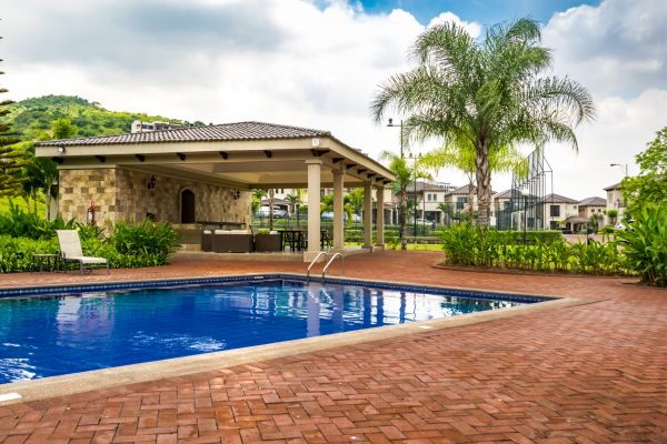 Pool Area Enlargement in Reno